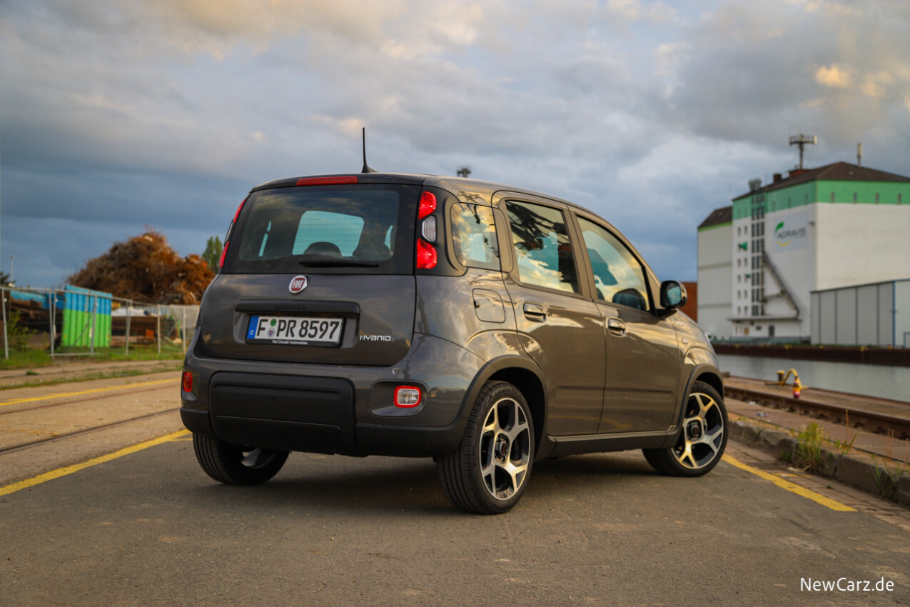 Fiat Panda Hybrid Colosseo Grau