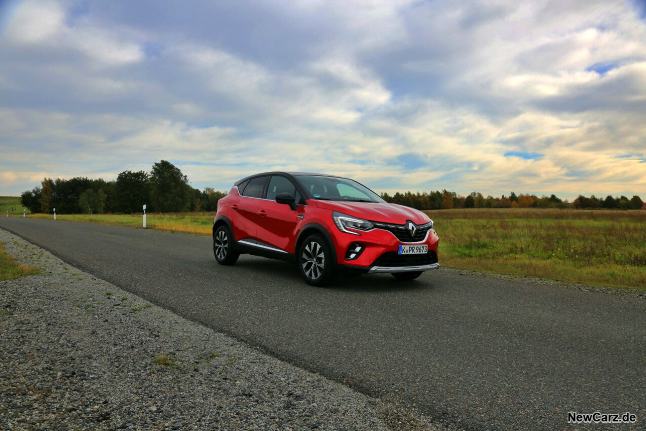 Renault Captur Mild Hybrid 140 schräg vorne rechts