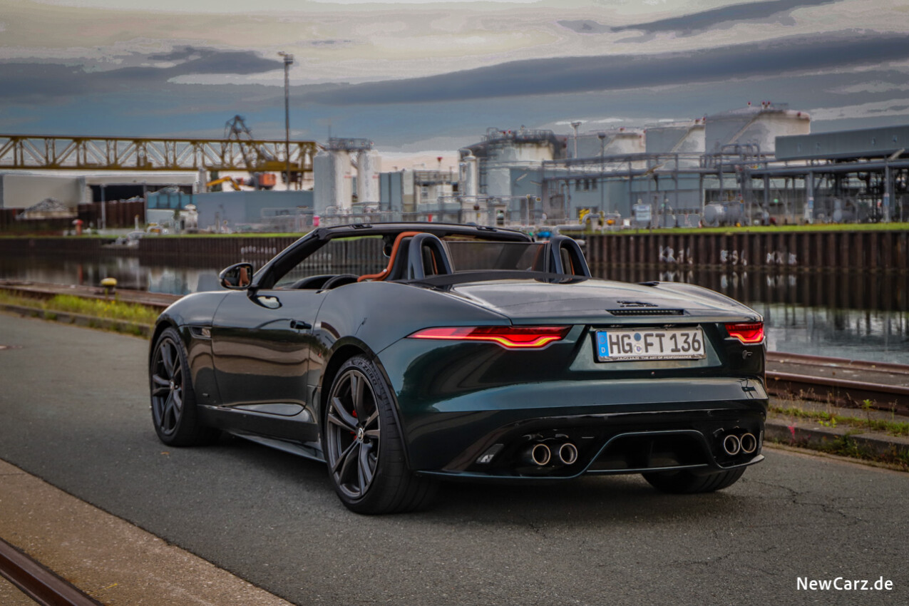 Jaguar F-Type R75 Verdeck offen