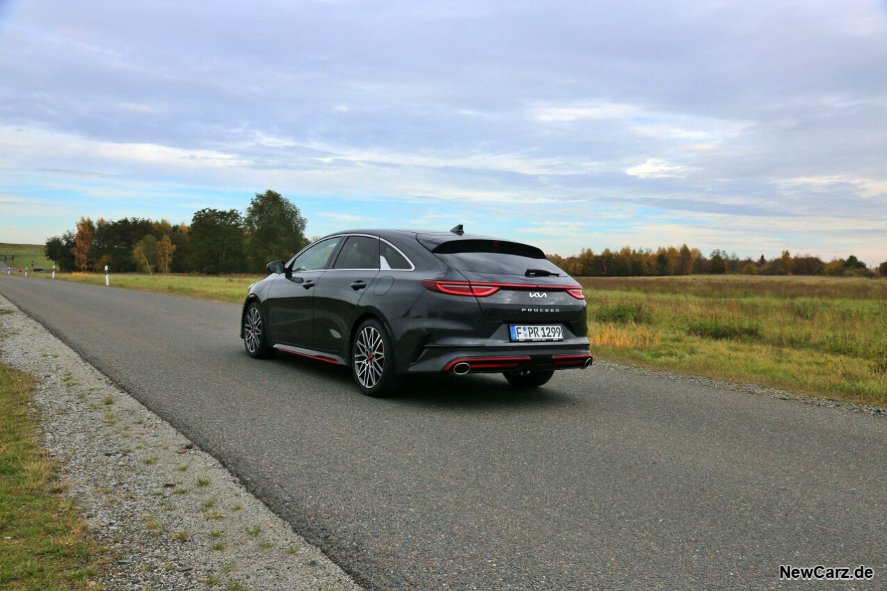 Kia ProCeed GT Facelift schräg hinten links