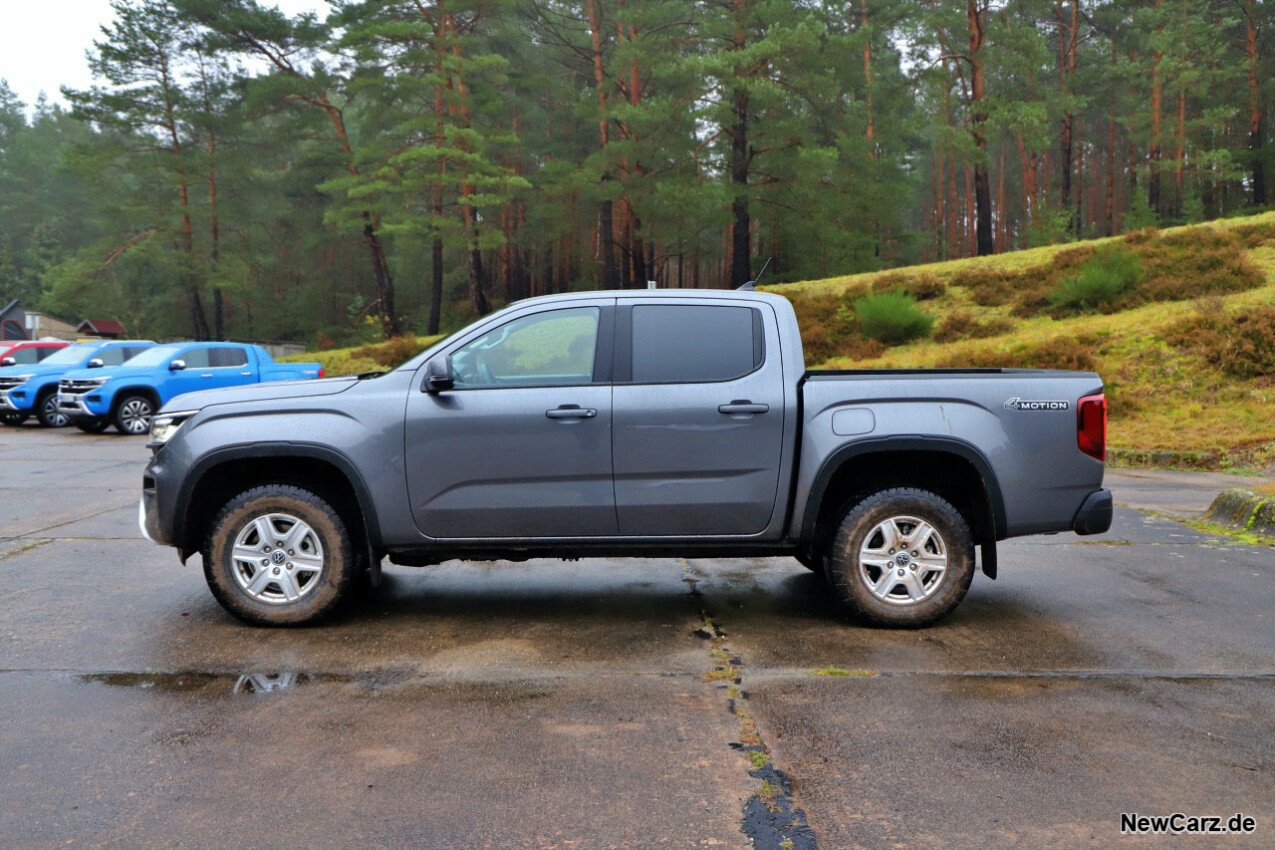 VW Amarok Seite links