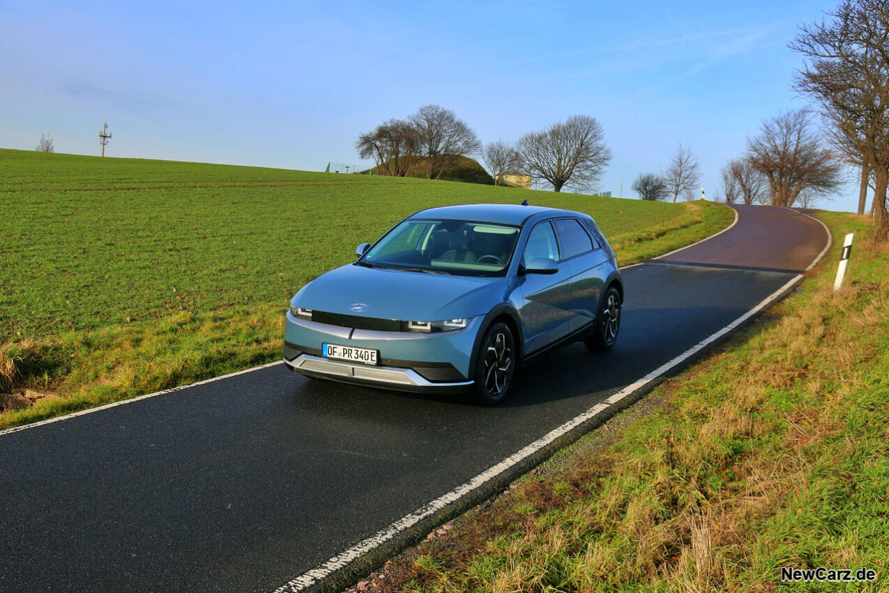 Hyundai IONIQ 5 vorn schräg oben links