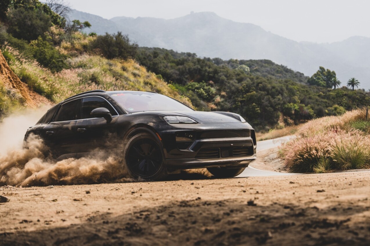 Porsche Macan offroad