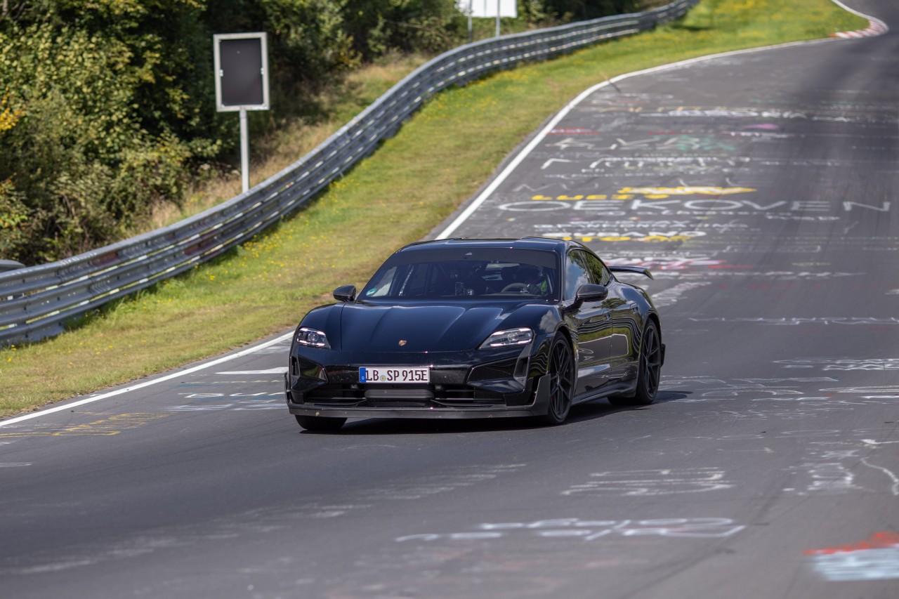 Porsche Taycan Turbo S Vorserienfahrzeug