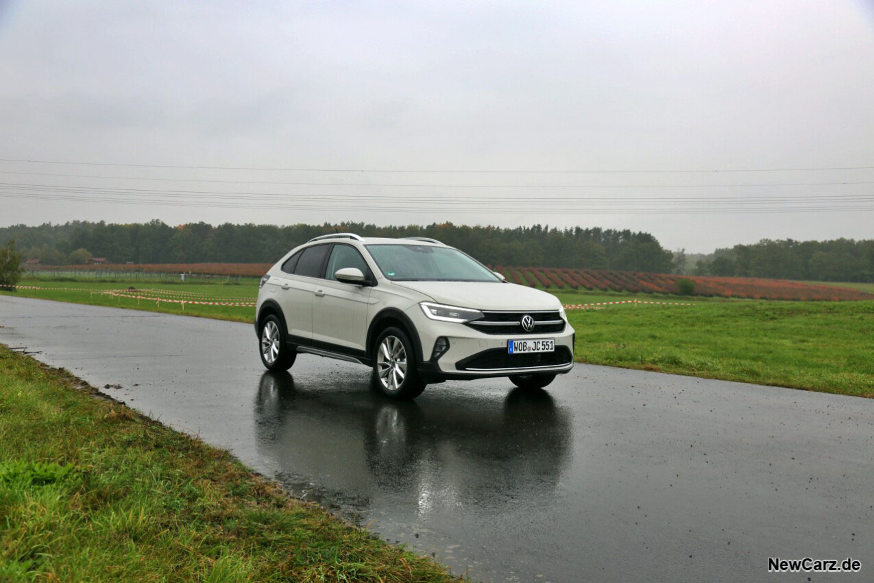 VW Taigo Handschalter schräg vorne rechts