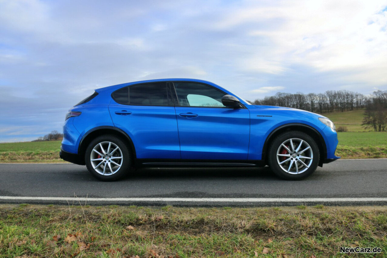 Alfa Romeo Stelvio Diesel Seite rechts