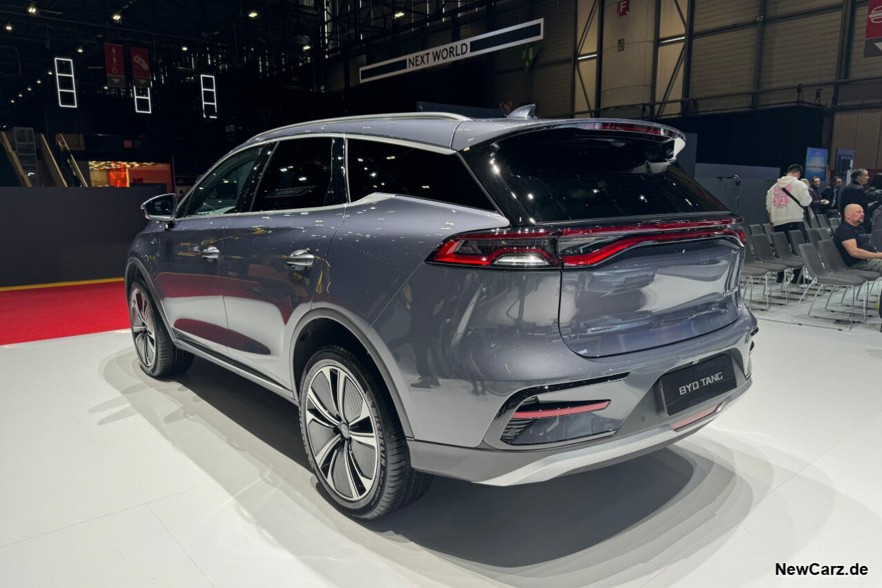 BYD Tang auf Messe