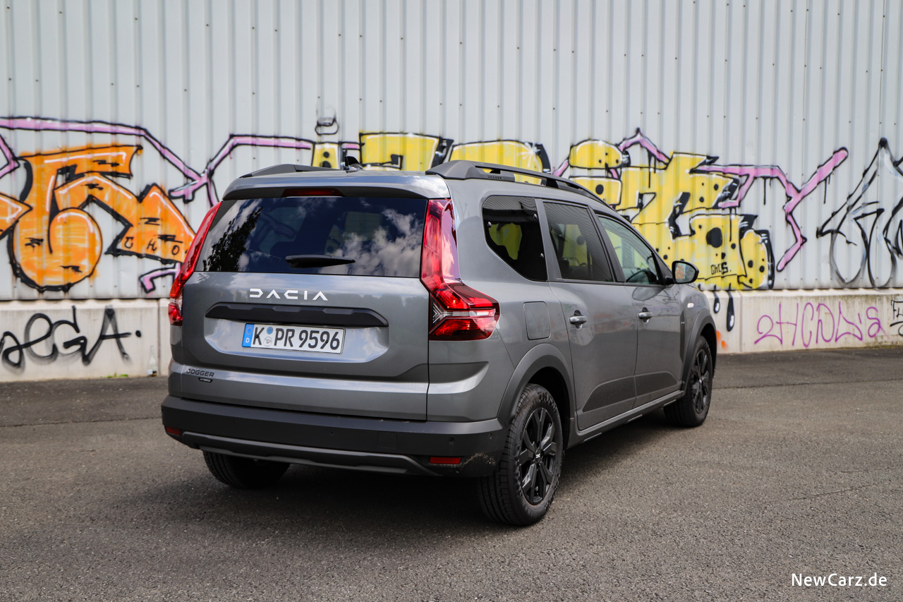 Dacia Jogger Hybrid Heckansicht