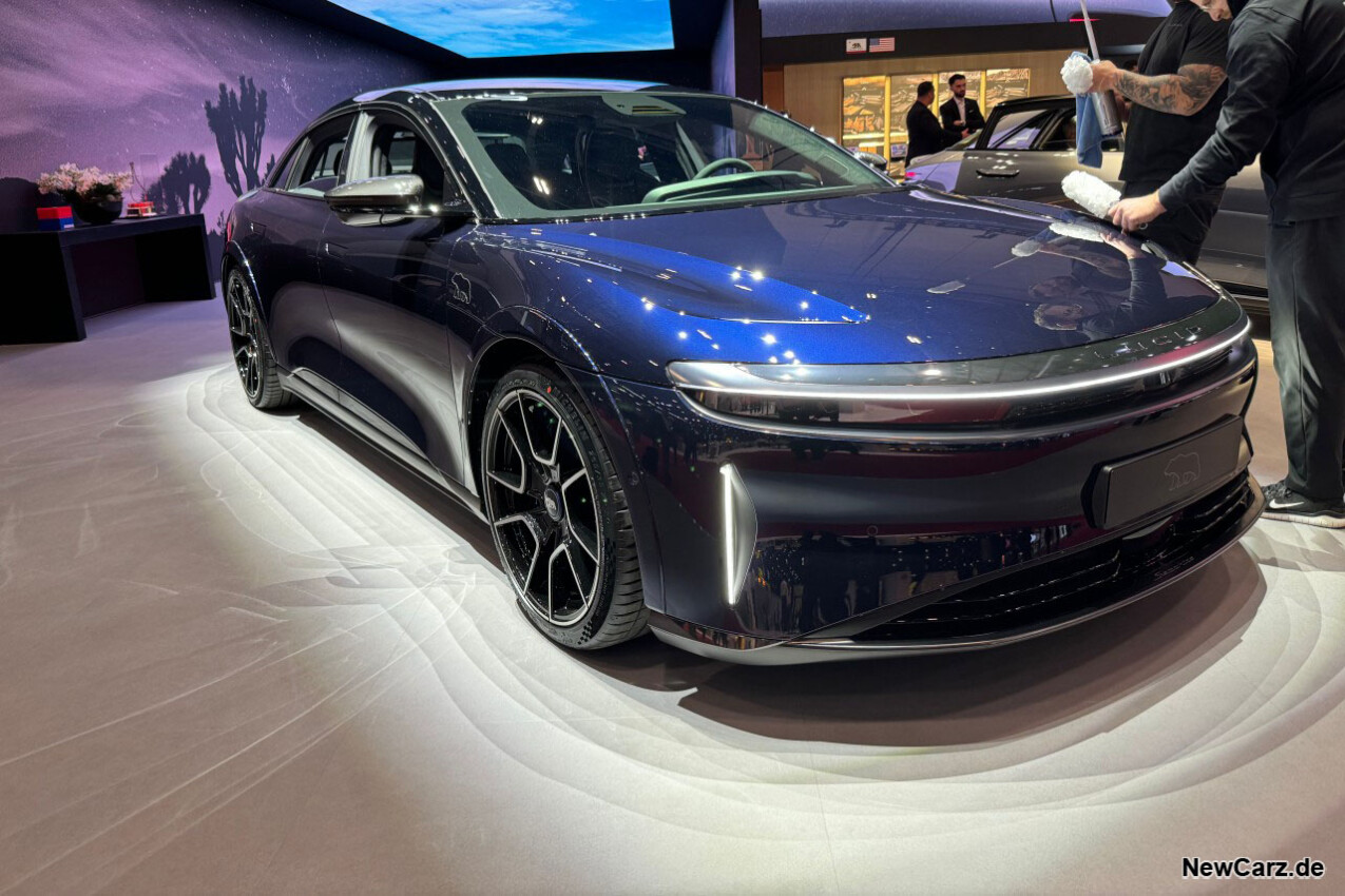 Lucid Air Sapphire Messestand