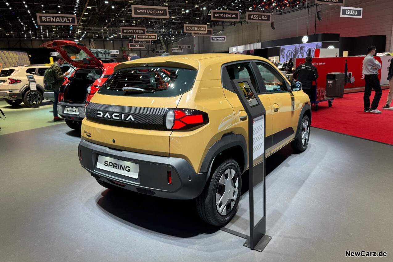 Dacia Modelle Messestand