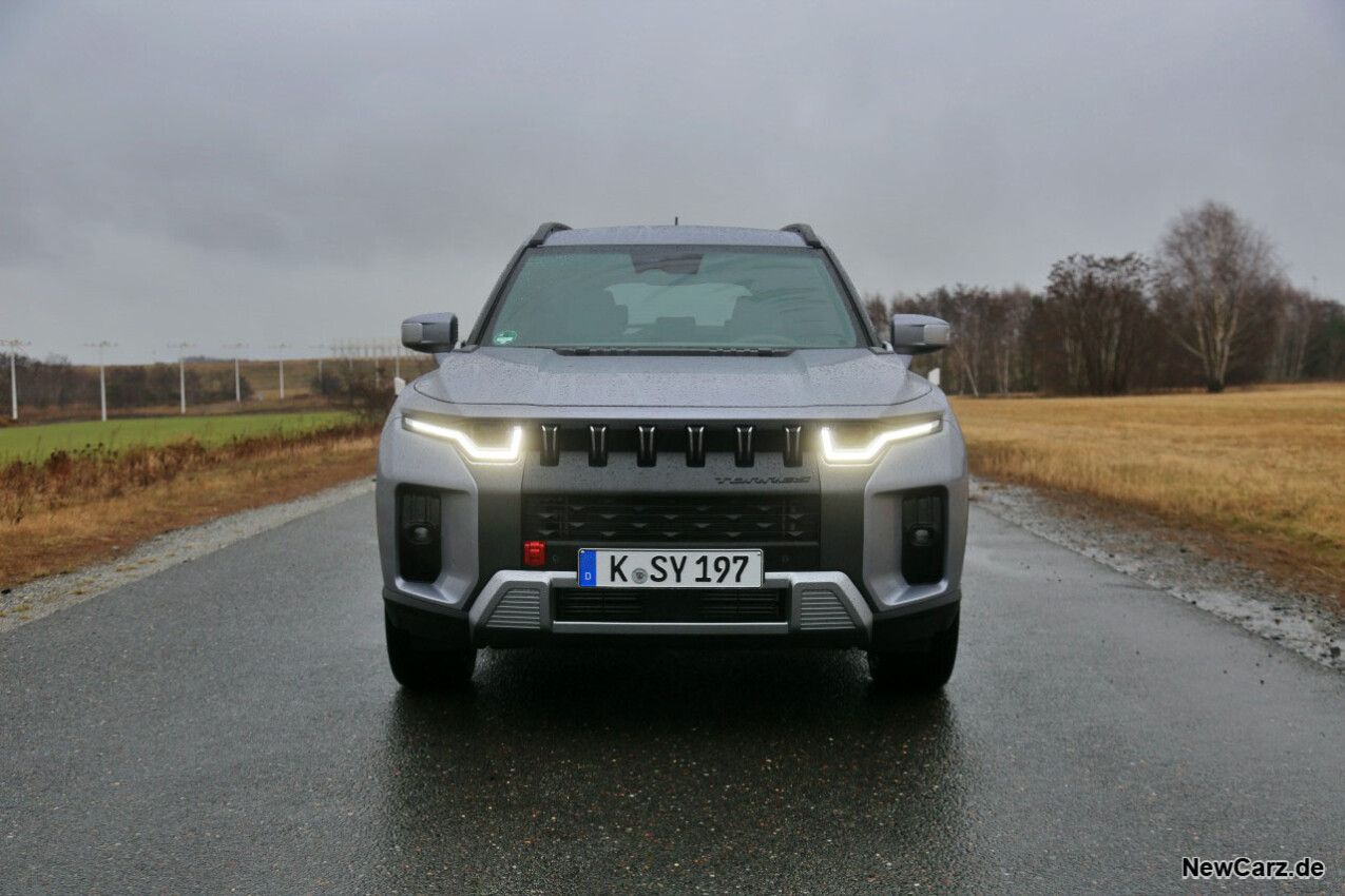 SsangYong Torres Front