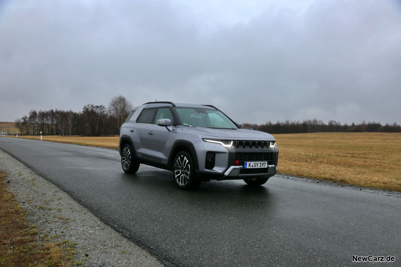 SsangYong Torres schräg vorne rechts