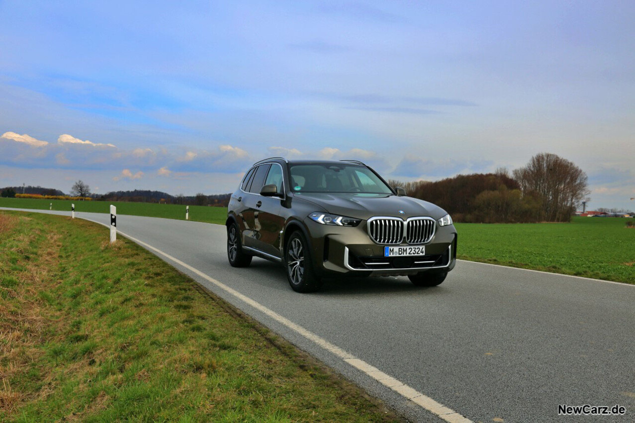 BMW X5 xDrive30d schräg vorne rechts