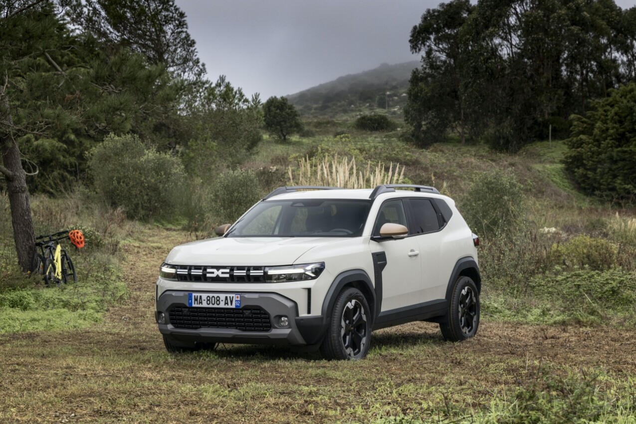Dacia Duster schräg vorne links