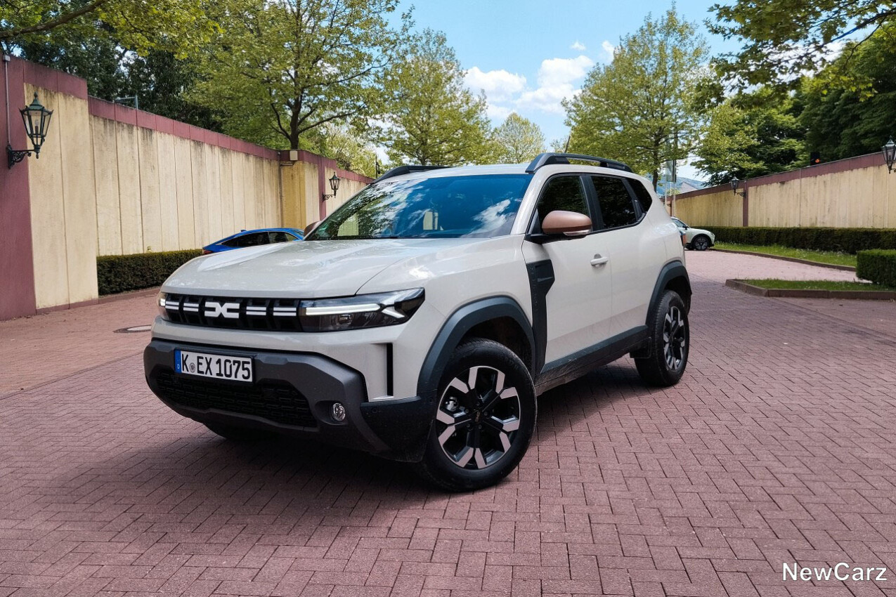 Dacia Duster vorne links