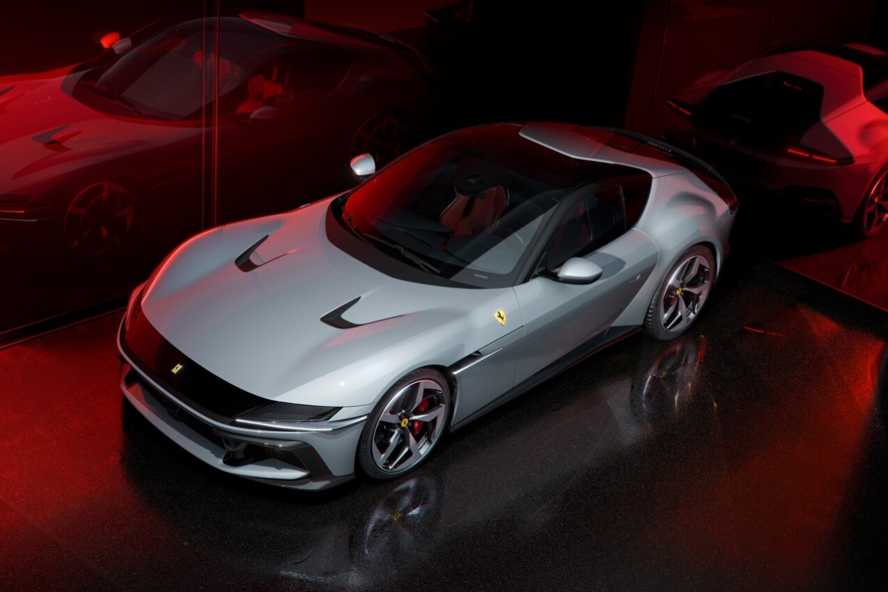 Ferrari 12Cilindri schräg oben vorne