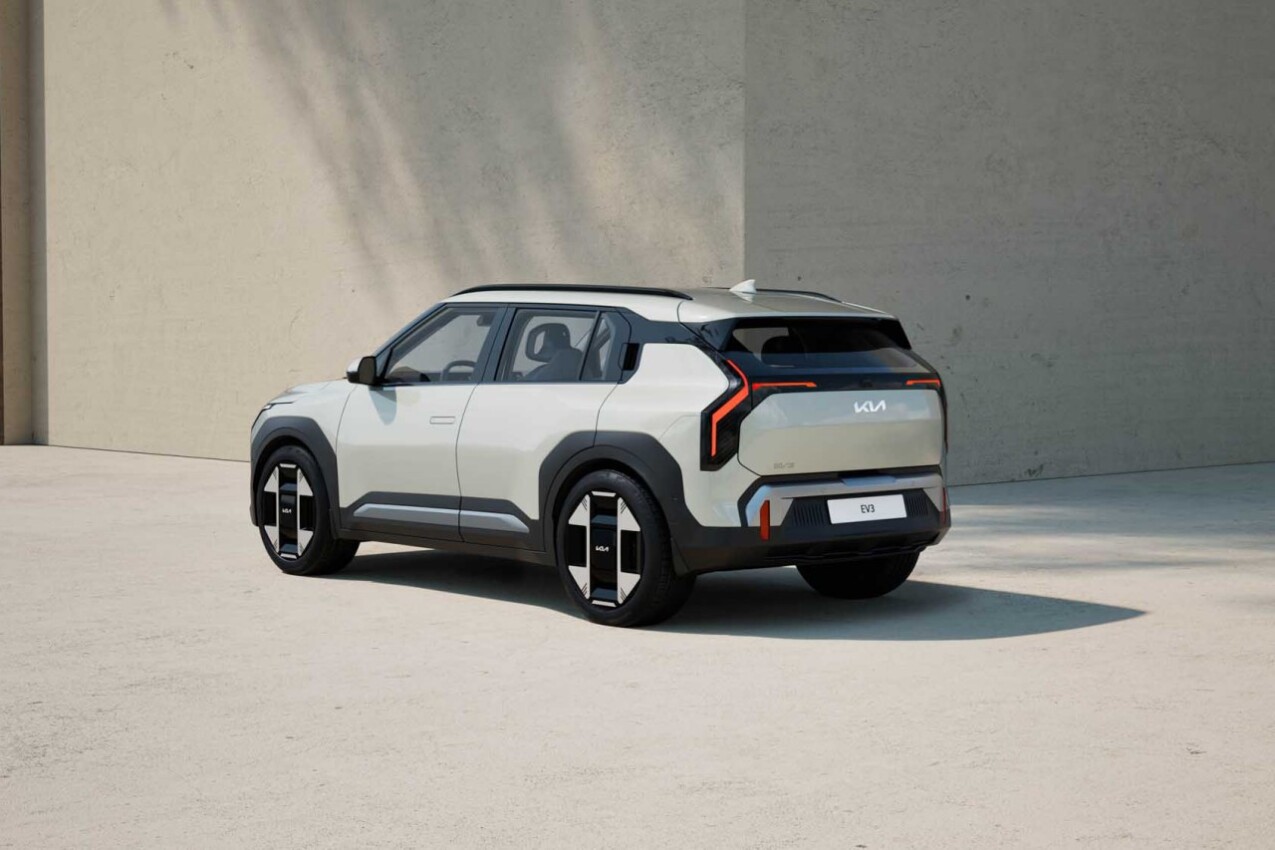 Kia EV3 schräg hinten links
