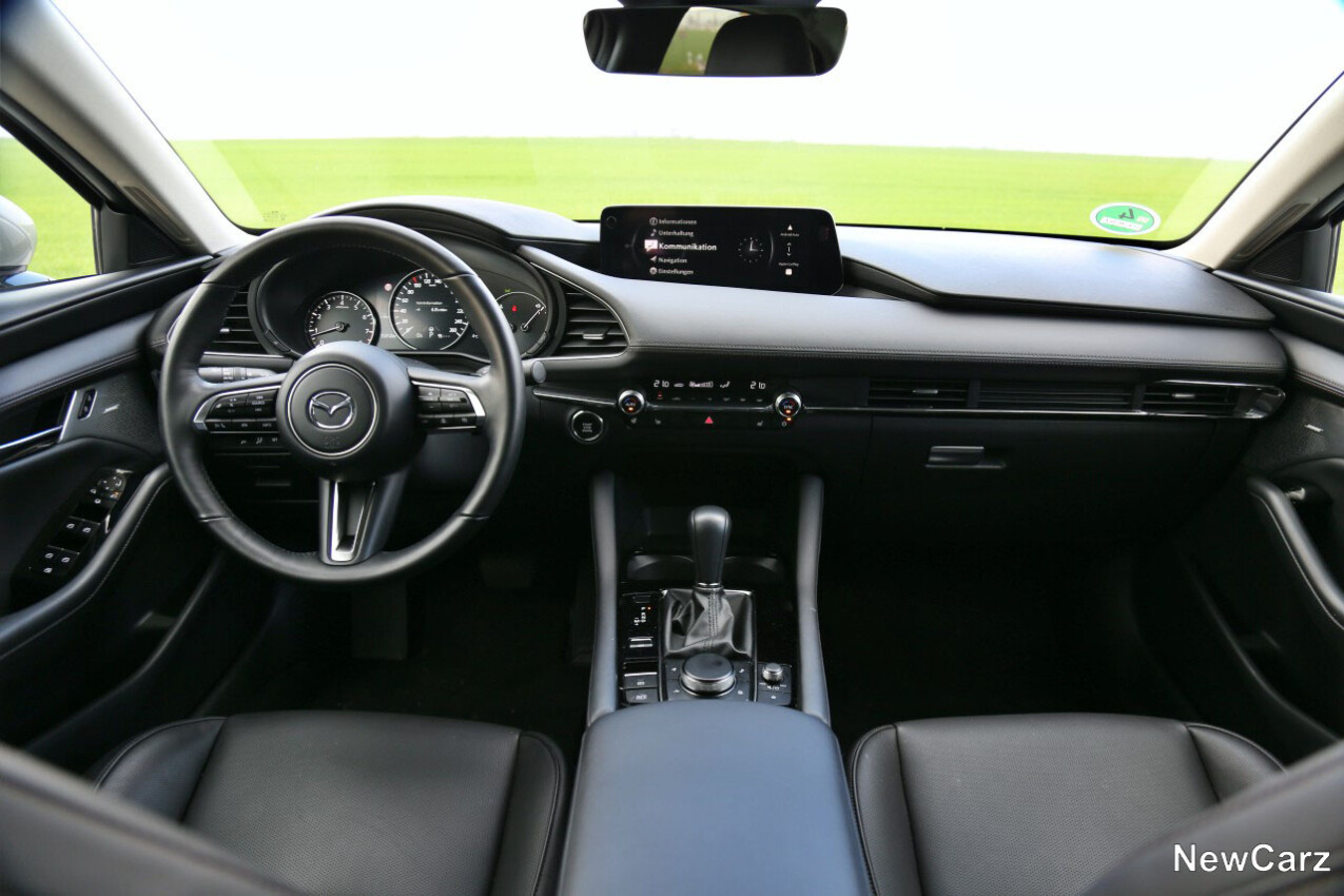Armaturen Mazda3 Fastback