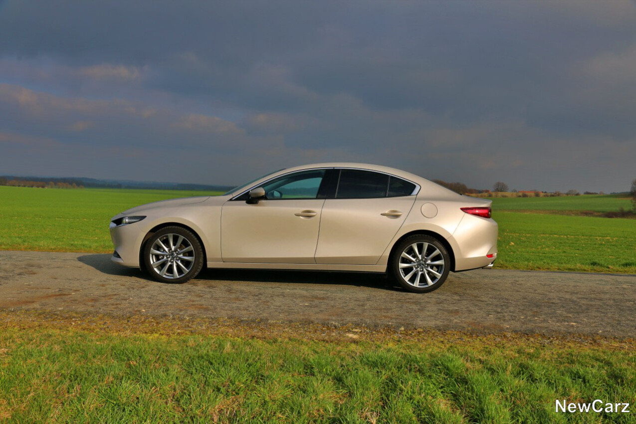 Mazda3 Fastback Seite links