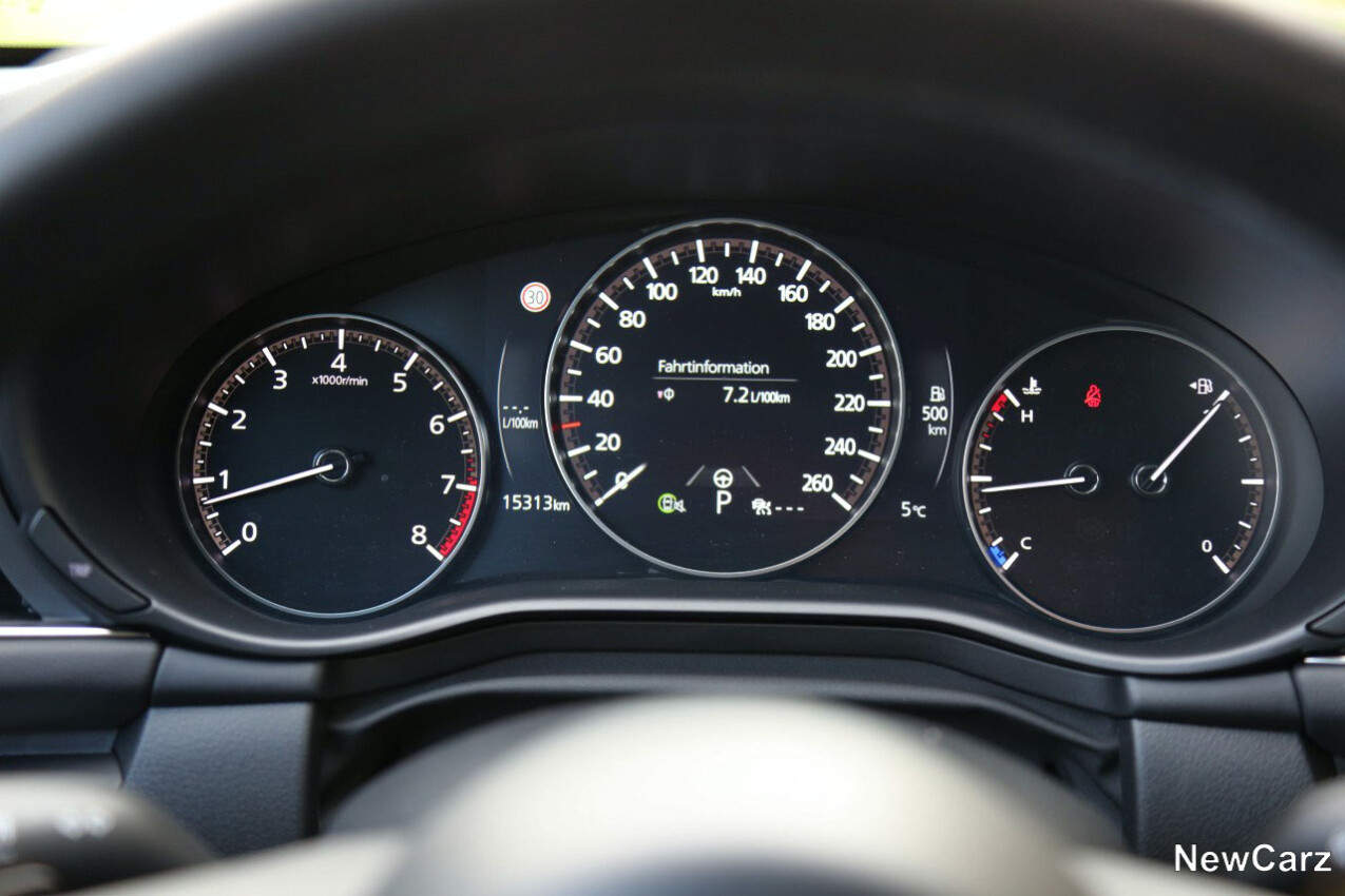 Cockpit Mazda3 Fastback