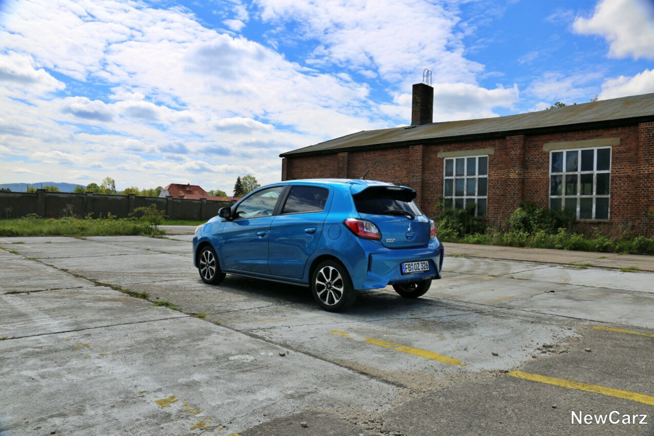 Mitsubishi Space Star MT schräg hinten links