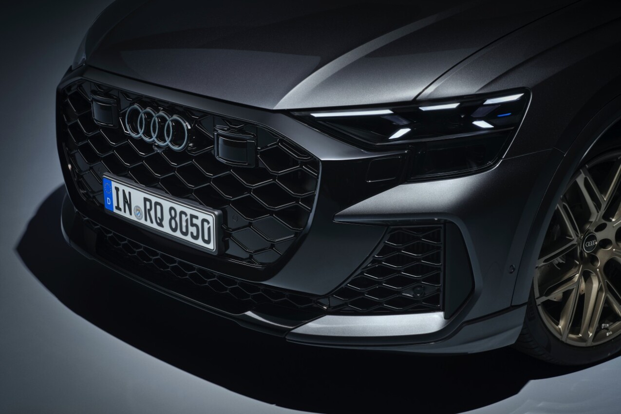 Audi RS Q8 performance front