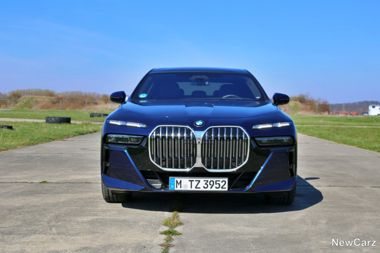 BMW 740d xDrive Front