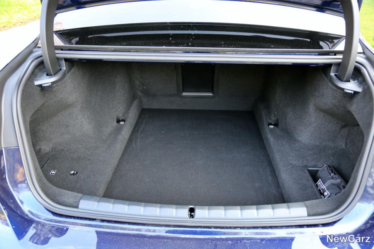 Kofferraum BMW 740d xDrive