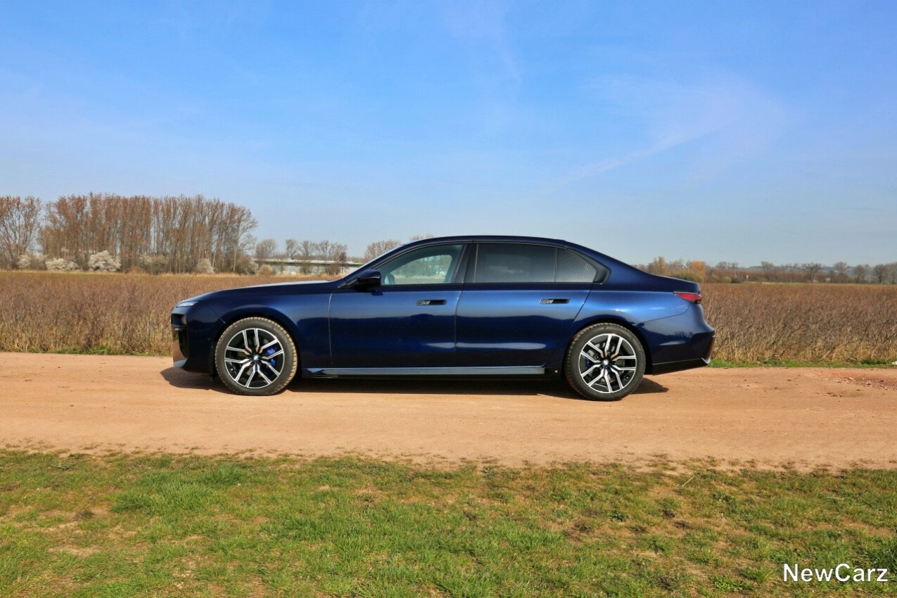BMW 740d xDrive Seite links