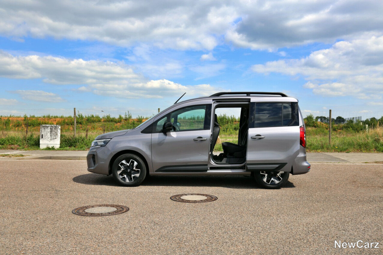 Nissan Townstar EV Schiebetüren offen