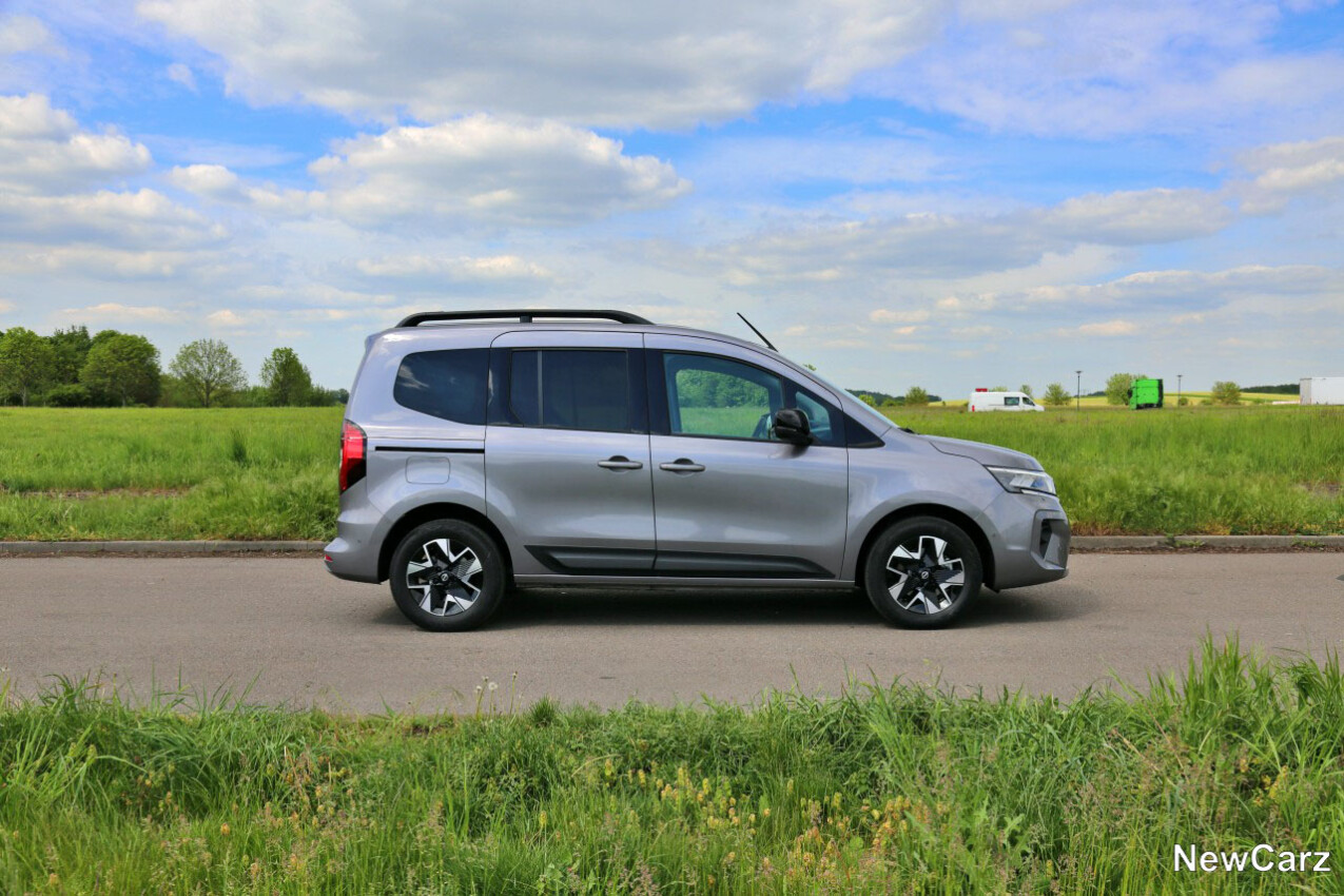 Nissan Townstar EV Seite rechts