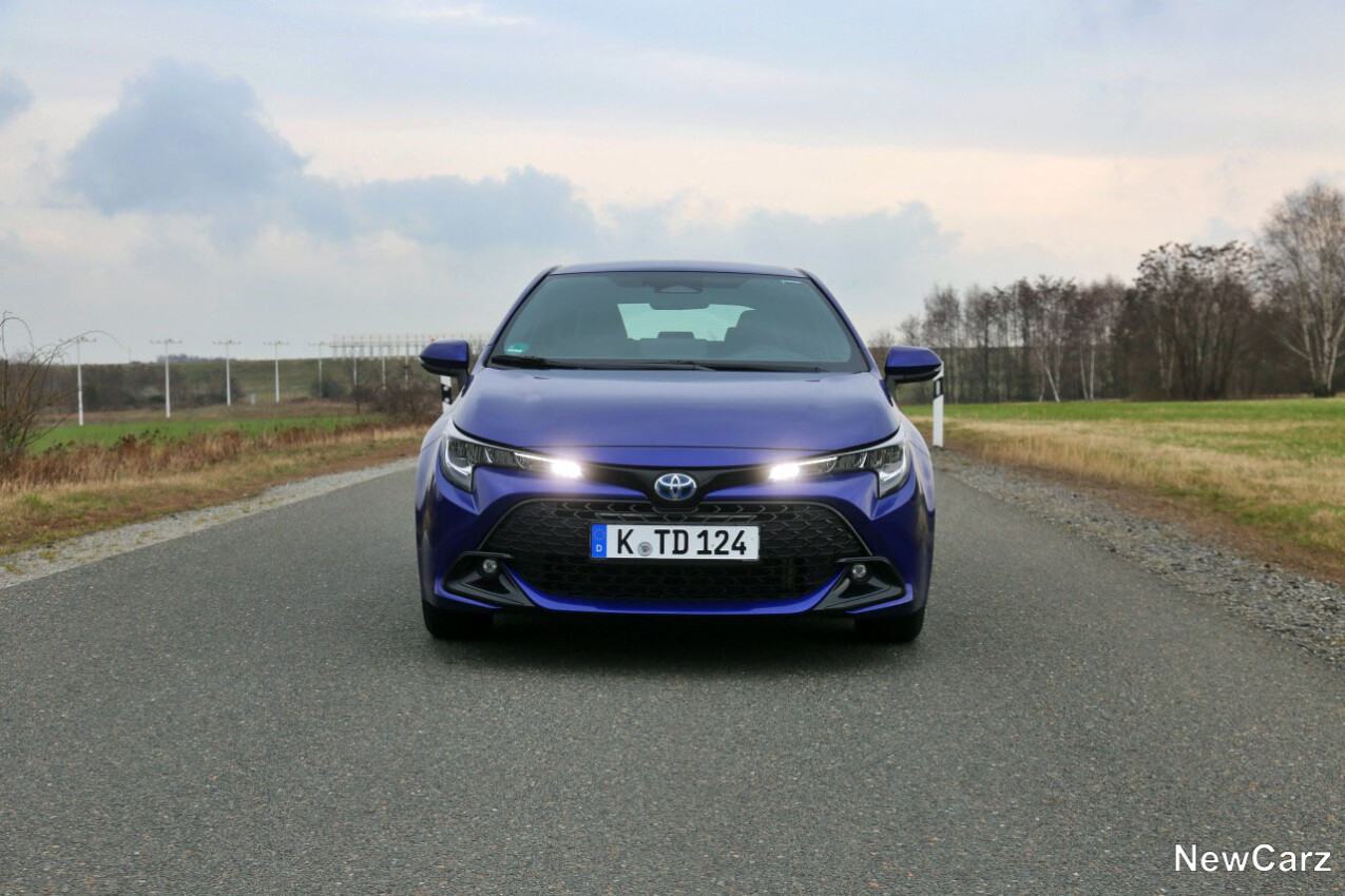 Toyota Corolla Hybrid Front