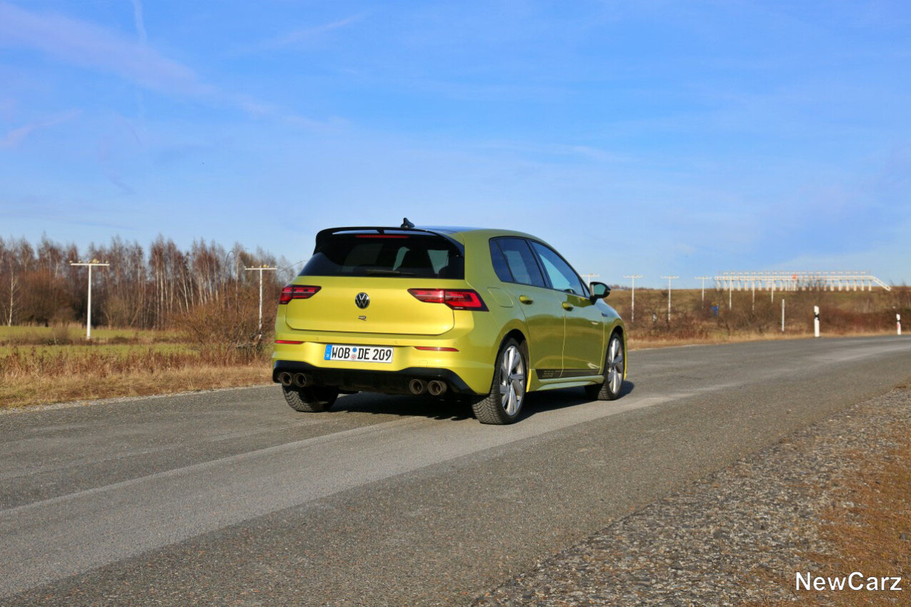 VW Golf R 333 schräg hinten rechts