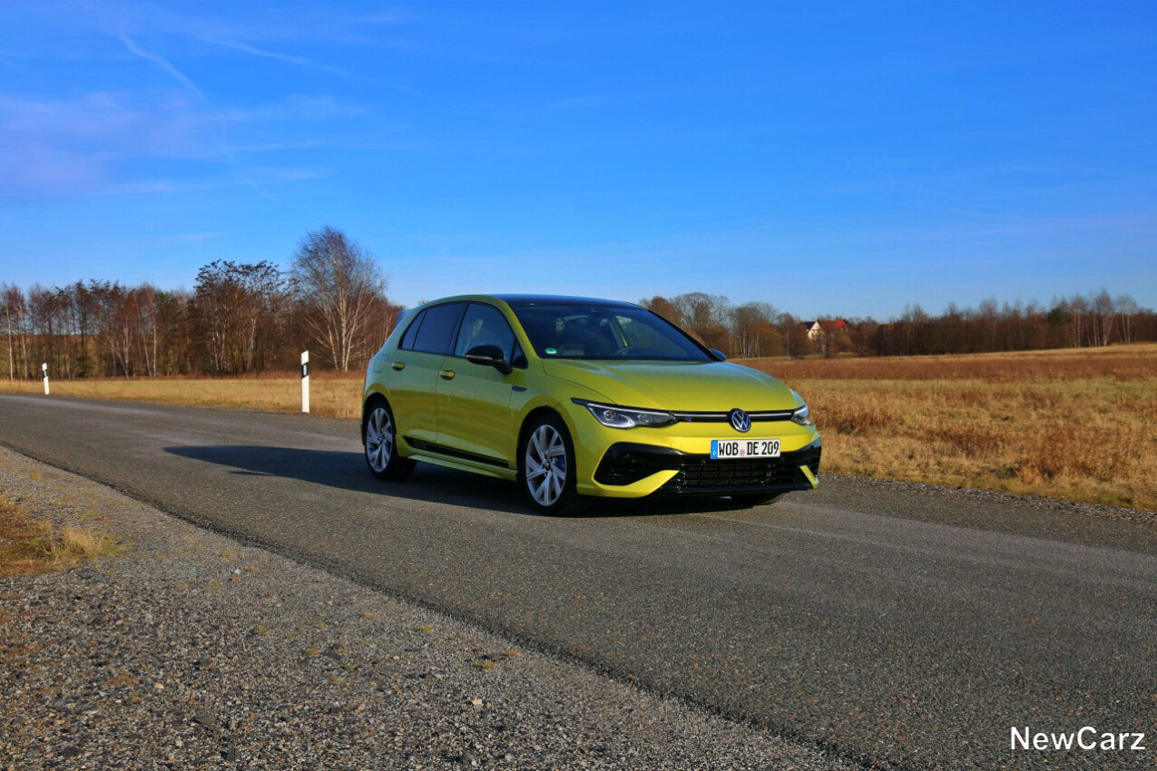 VW Golf R 333 schräg vorne rechts
