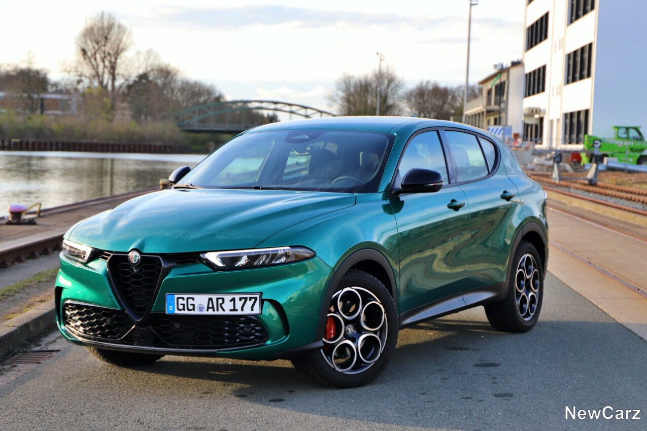 Alfa Romeo Tonale Diesel schräg vorne links