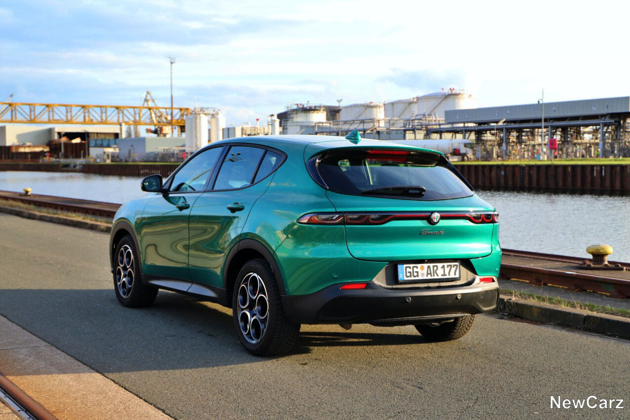 Alfa Romeo Tonale Diesel schräg hinten links