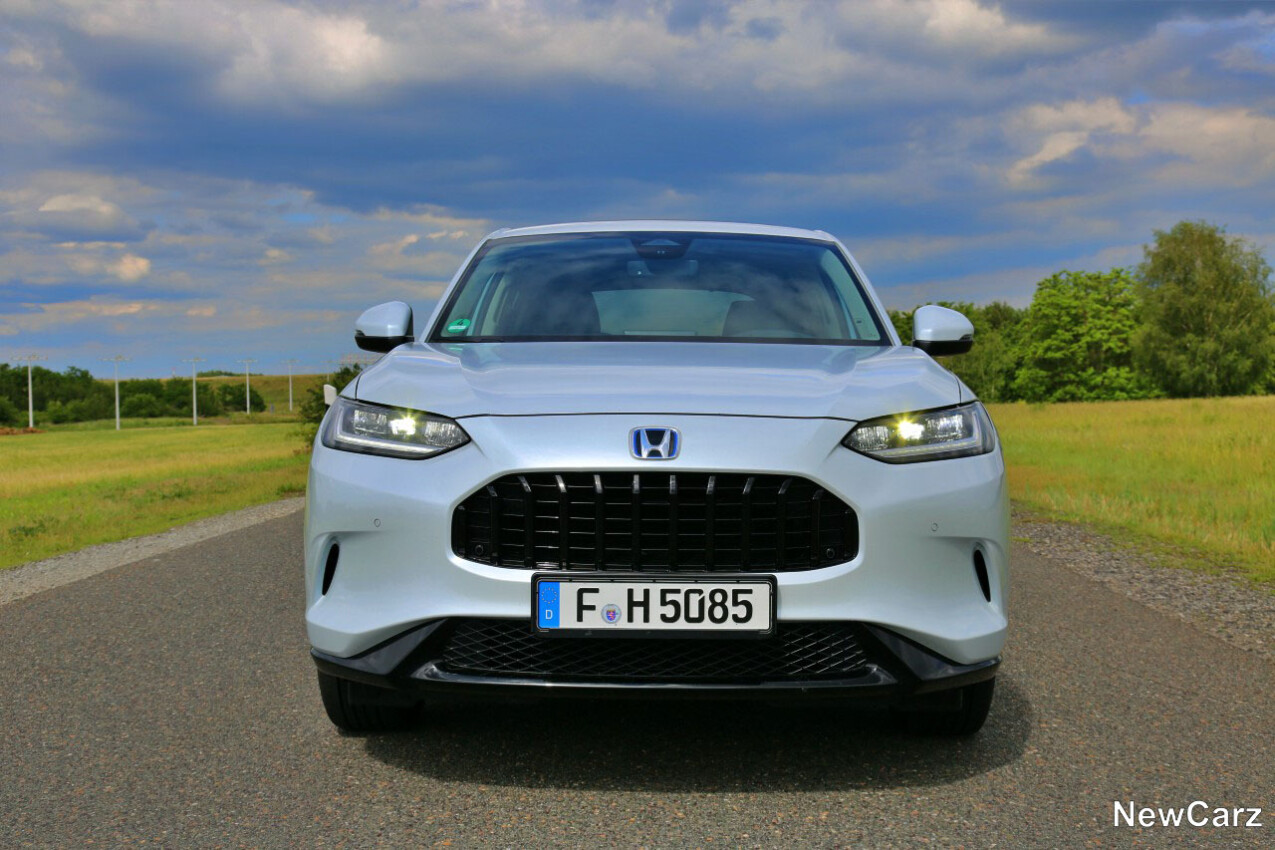 Honda ZR-V vorne mit Licht