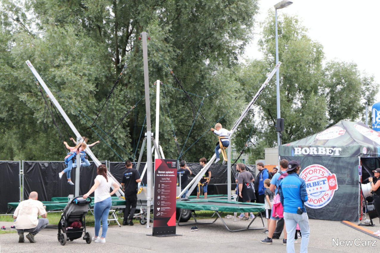 Bungee Trampolin auf GTI Fanfest 2024