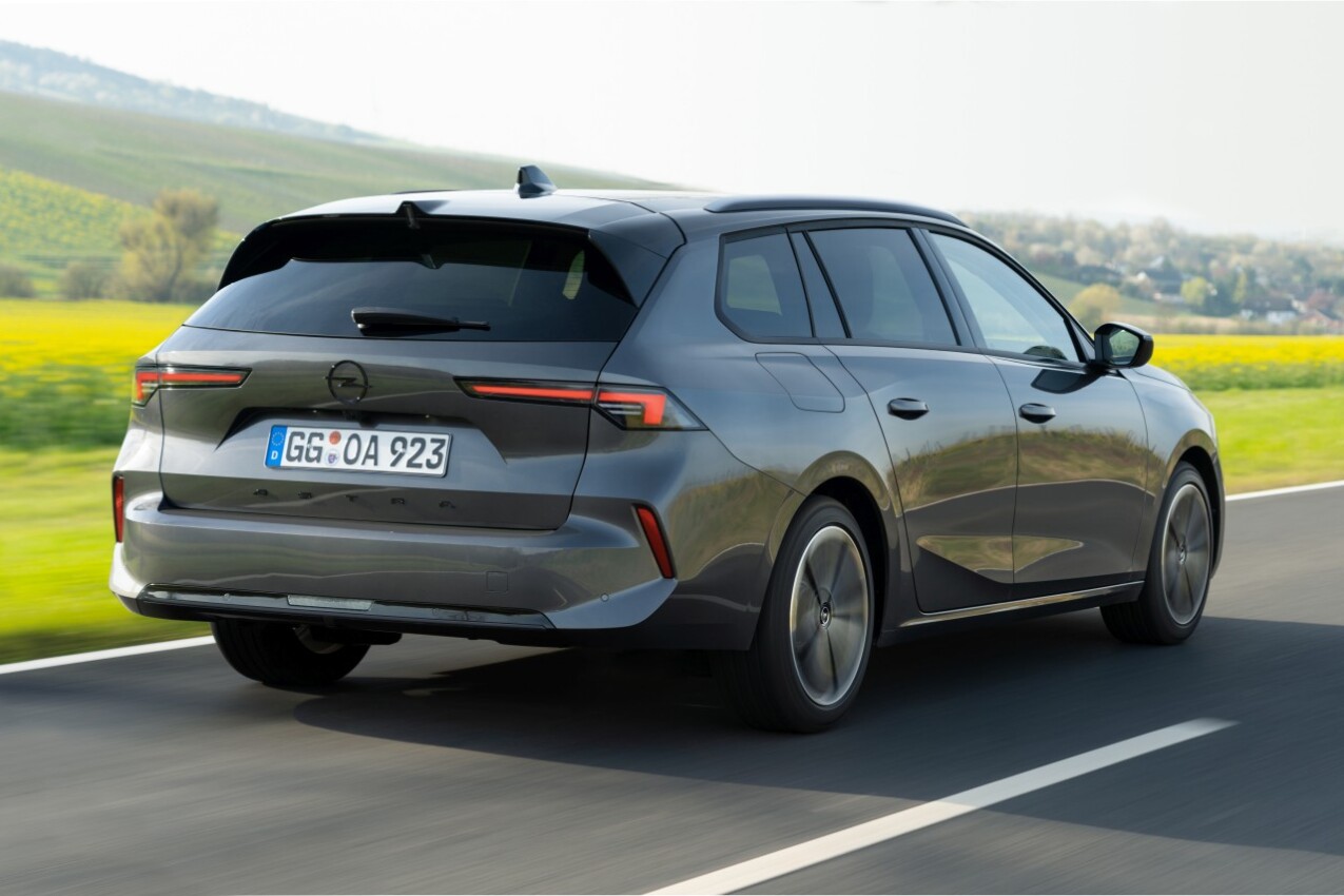 Opel Astra Sports Tourer onroad