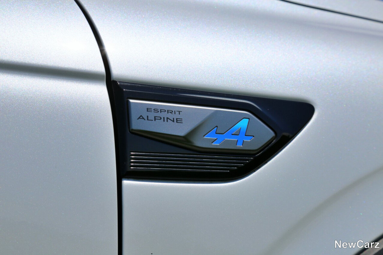 Esprit Alpine Badge am Renault Arkana Facelift