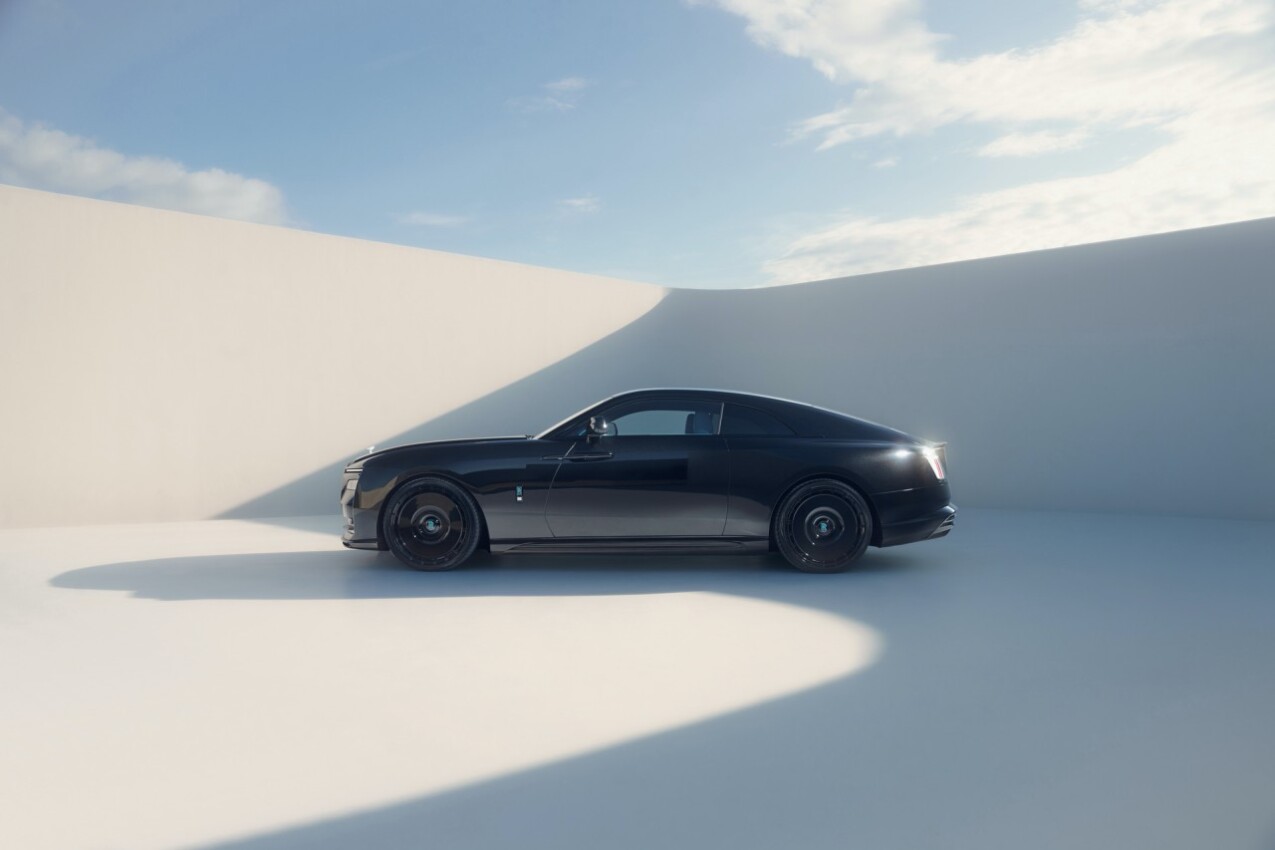 Rolls-Royce Spectre seitlich links