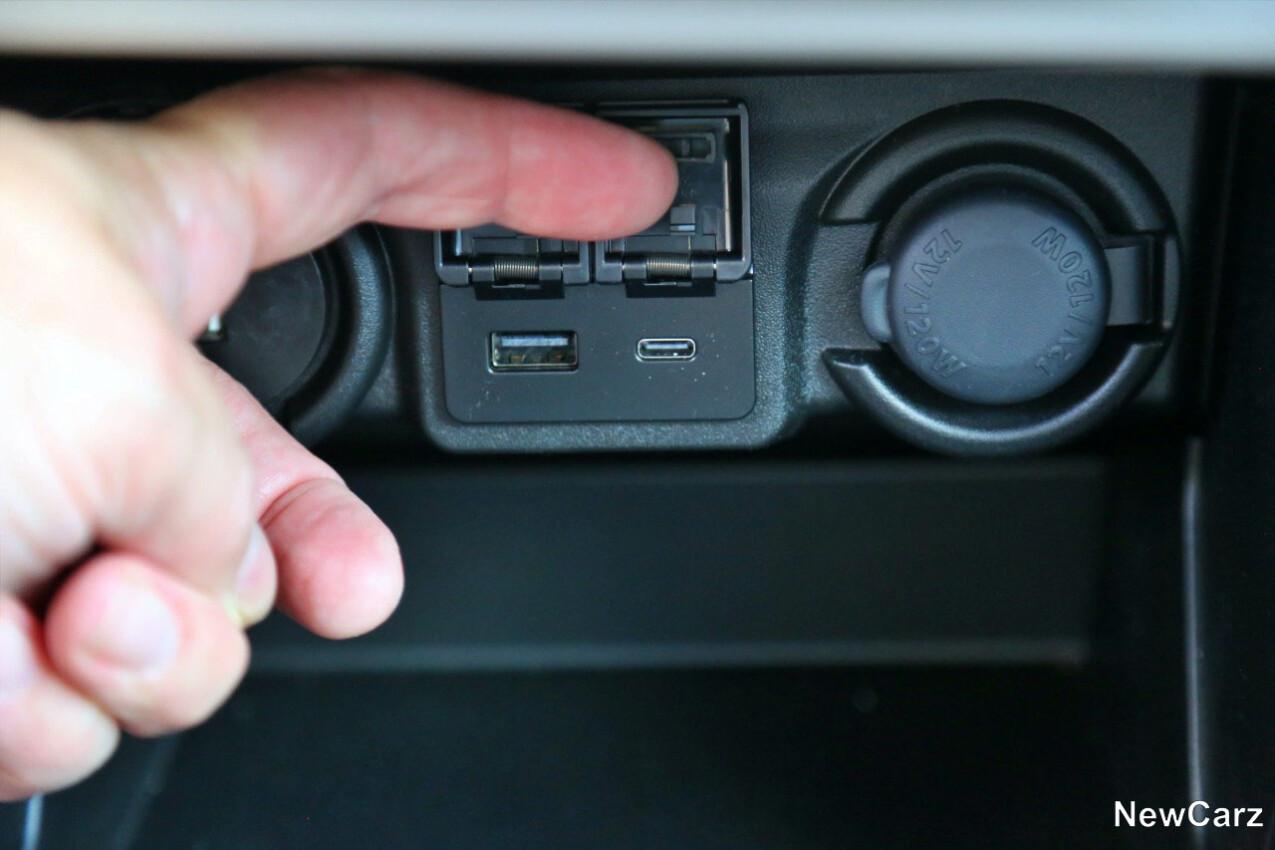 USB-Slots Suzuki Swift