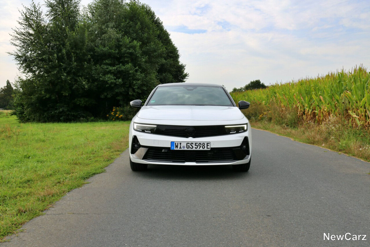 Opel Astra GSe Front