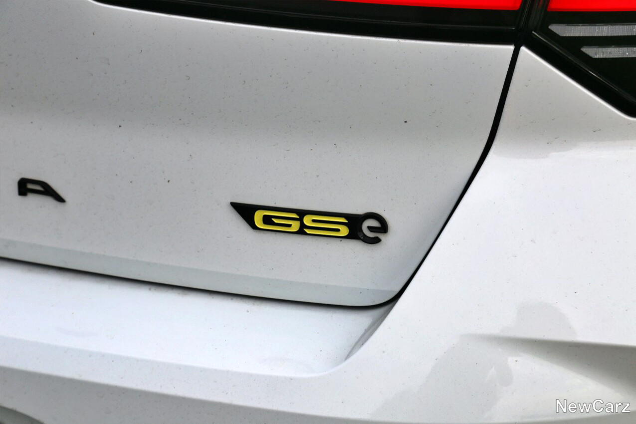 Opel Astra GSe Emblem
