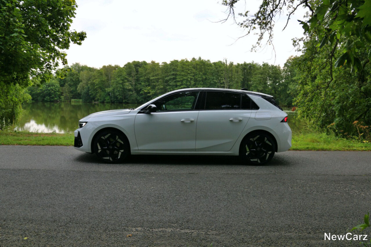 Opel Astra GSe Seite links
