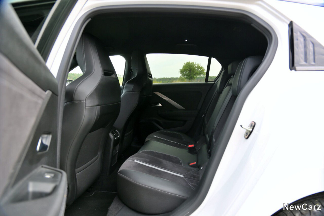 Opel Astra GSe Rücksitze