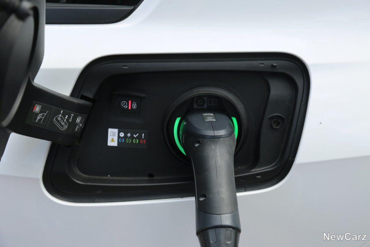 Angeschlossenes Kabel Opel Astra GSe