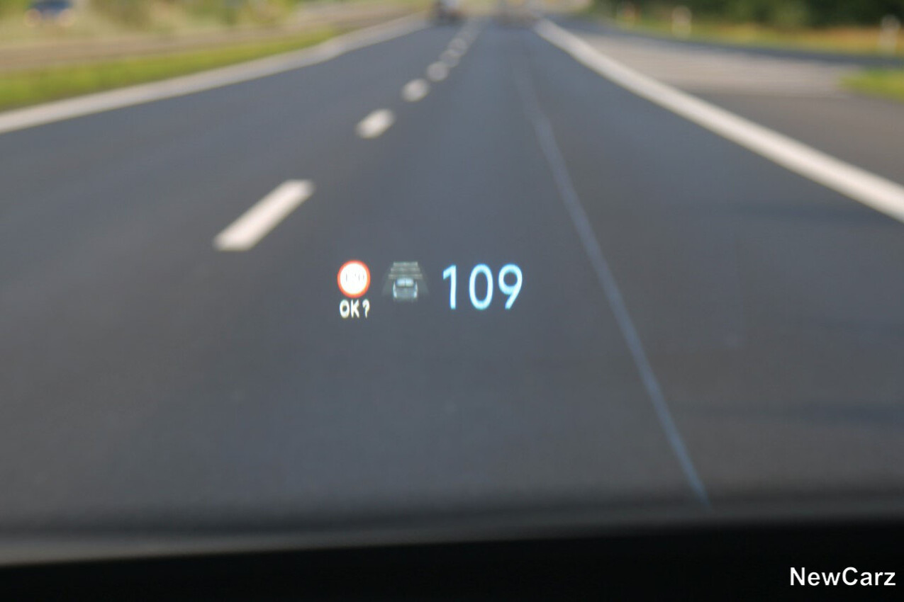 HUD im Opel Astra GSe
