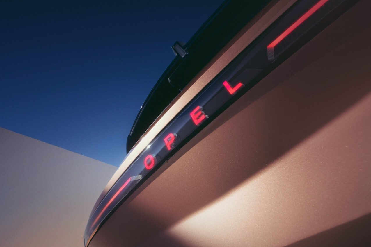 Opel Grandland Heckschriftzug