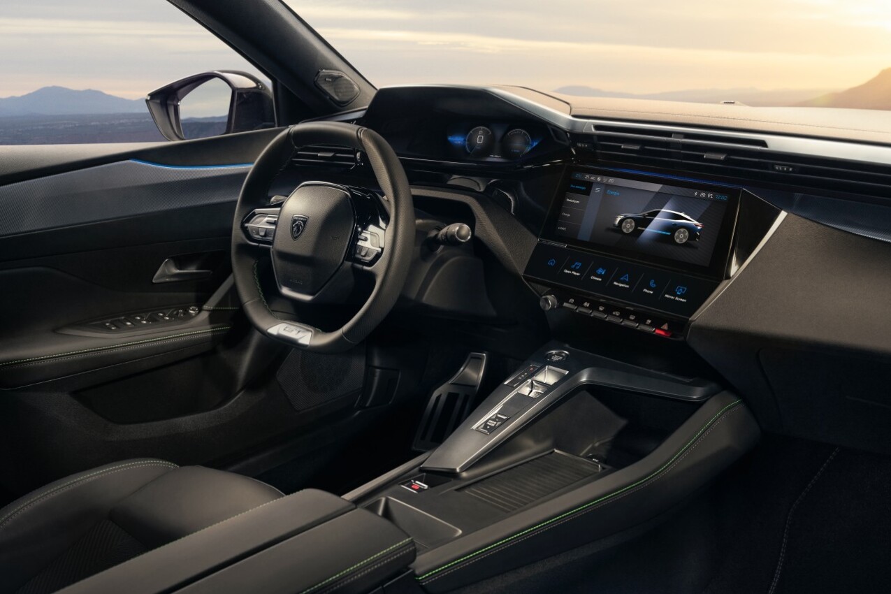 Peugeot E-408 iCockpit